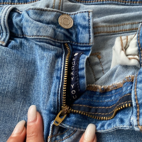 Lucky Brand | The Roll Up - Distressed Blue Jean Shorts with Distressing - 6/28 - Picture 3 of 9